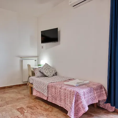Гостевой дом Arish Downtown Venice Маргера