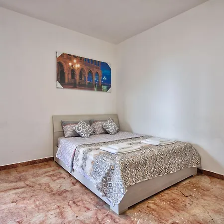 Гостевой дом Arish Downtown Venice Маргера