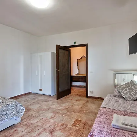 Arish Downtown Venice Guest house